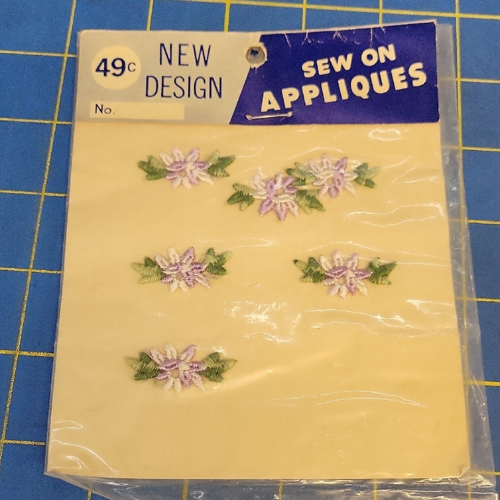 Vintage Paramount Floral Sew-On Appliques New in Package